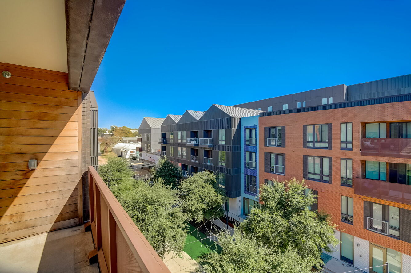 East Austin Apartments Residences at Saltillo TX